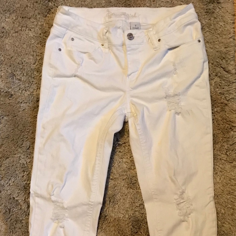 White distressed skinny jeans